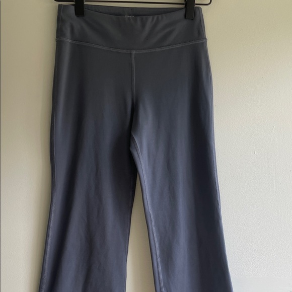 Athleta Girl Chit Chat Kick Flare Capri leggings Size L/12 Black athleisure - Picture 3 of 7